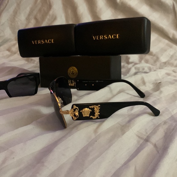 To different pairs of Versace sunglasses, they literally just sat in there case - Picture 3 of 4